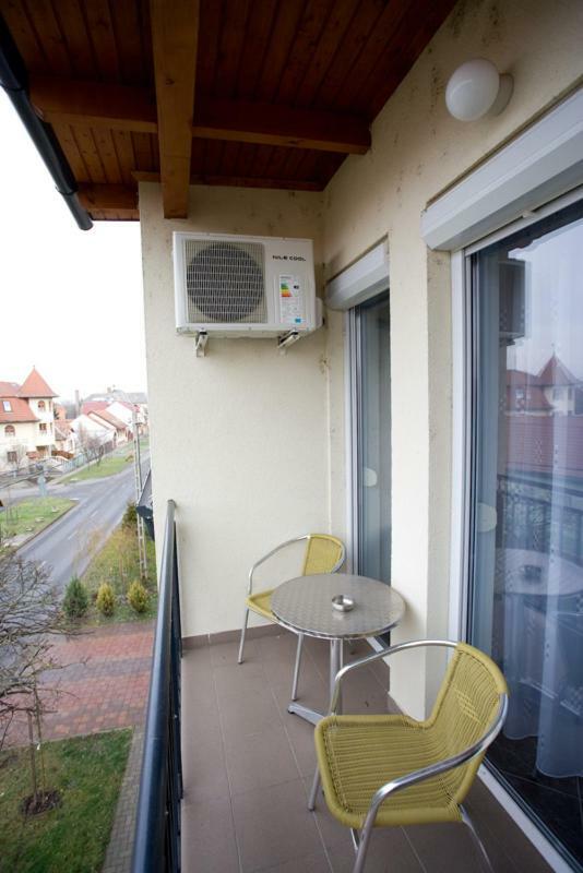 Bettina47 Apartman Hajduszoboszlo Exterior foto